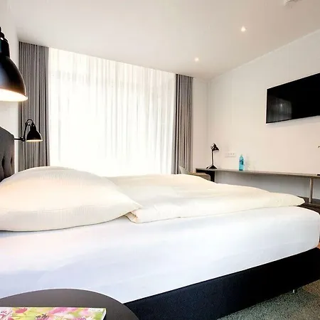 فندق Altes Stadthaus 3*