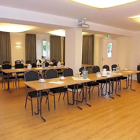 Altes Stadthaus فندق فسترشتيده