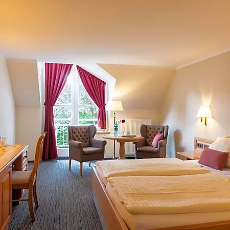 فندق Altes Stadthaus 3*
