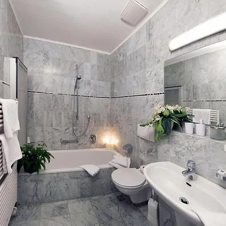 Hotel Altes Stadthaus 3*