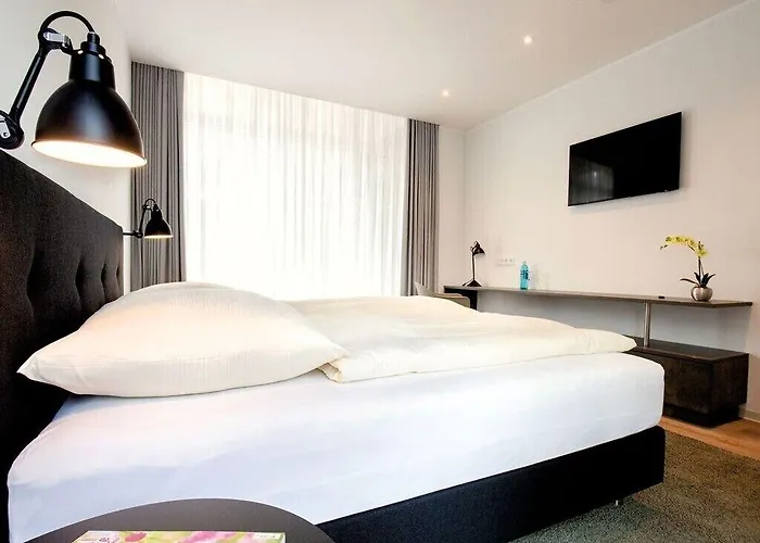 Отель Altes Stadthaus 3*